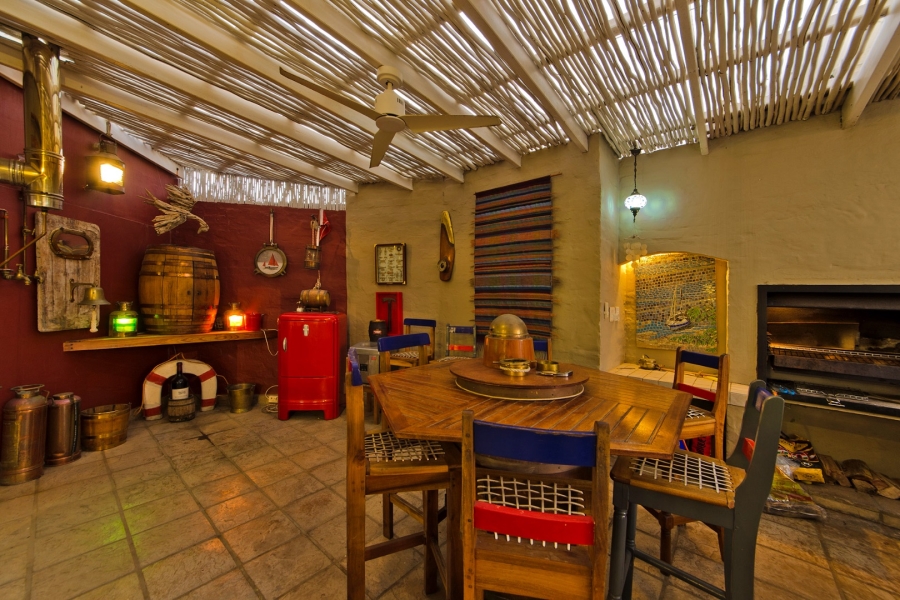 9 Bedroom Property for Sale in Leisure Isle Western Cape